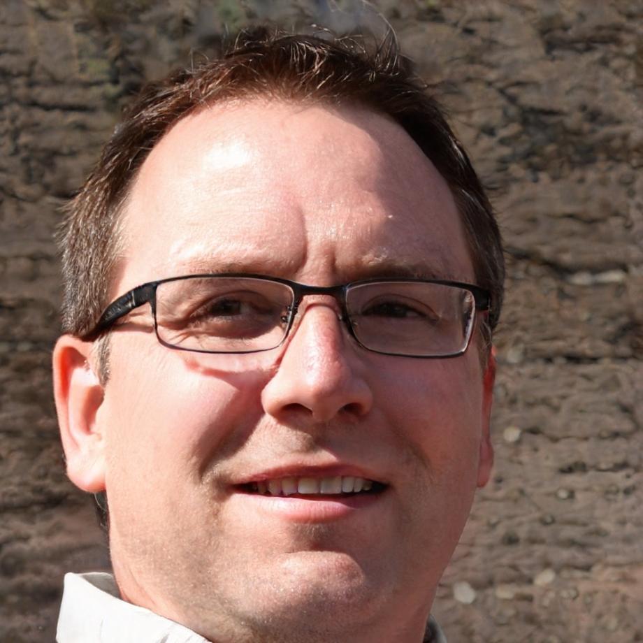 Kasper Lindqvist, senior financial consultant